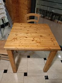 Tavolo di legno in faggio  80x80 