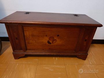 Cassapanca in legno massiccio