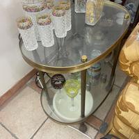 Carrello con basi in vetro