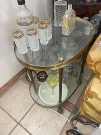 Carrello con basi in vetro