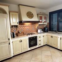 Cucina ad angolo stile country