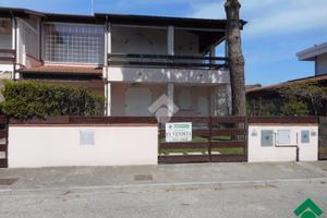 3 LOCALI A COMACCHIO