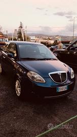 Lancia Ypsilon 1.2 Argento con impianto GPL