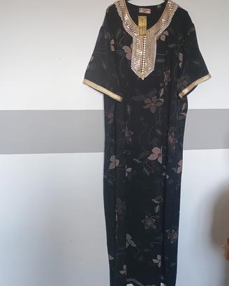 vestito lungo con maniche corte 