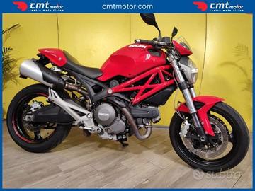 DUCATI Monster 696