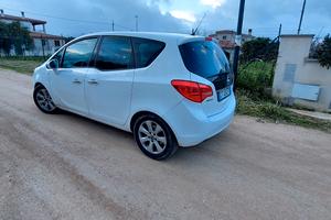 Opel Meriva 2011 1.4 benzina
