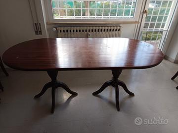 Tavolo da pranzo ovale in legno massello 