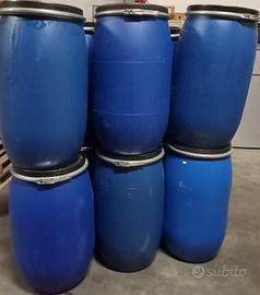 Bidone in plastica da 120 l usati