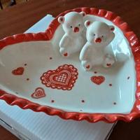 piatto ceramica forma di cuore con orsacchiotto 