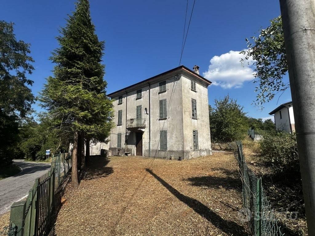 Rustico / Casale di 250 m² con più di 5 locali e b - Vista 2