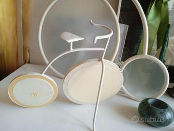 Set vintage di cornice portafoto e lampada pop art