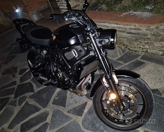 Yamaha xsr700