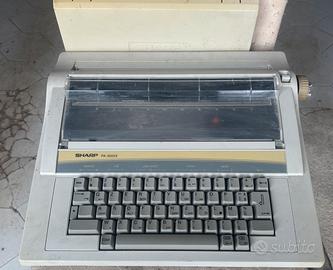 Macchina da srivere sharp