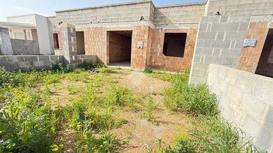 VILLA A SCHIERA A TAVIANO