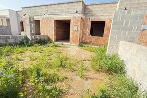 VILLA A SCHIERA A TAVIANO