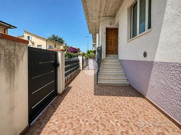 2 LOCALI A CIVITANOVA MARCHE