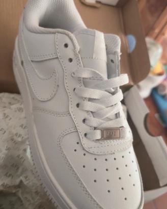 Nike Air Force 1 07 Classic Low-Top, Bianco / 41