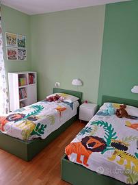 Cameretta bambini 2 letti 1 comodino 1 libreria