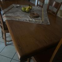 Tavolo in noce  ideale per taverne