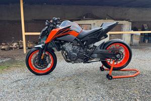 KTM DUKE 790