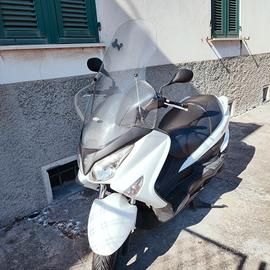 scooter Suzuki Burgman 