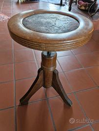 sgabello antico per pianoforte