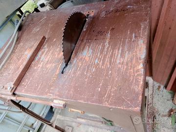 Banco sega circolare 220 volt