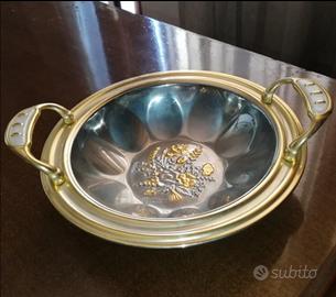 Centrotavola moderno in acciaio e oro zecchino 