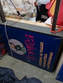 Insegna luminosa grande