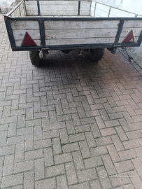 Carretto per motocoltivatore ribaltabile