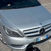 Classe b 200 motore mercedes