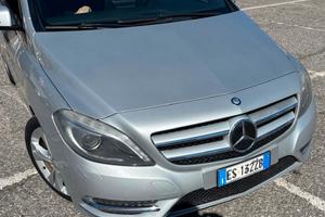 Classe b 200 motore mercedes