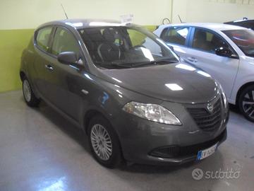 Lancia Ypsilon 1.2 69 CV 5 porte Silver