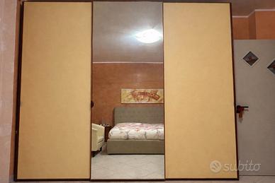 Armadio a 3 ante con specchio centrale