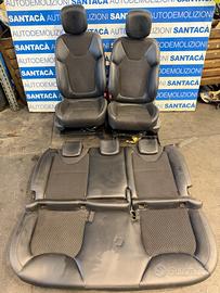 sedili interni 5 porte renault clio 4 2016