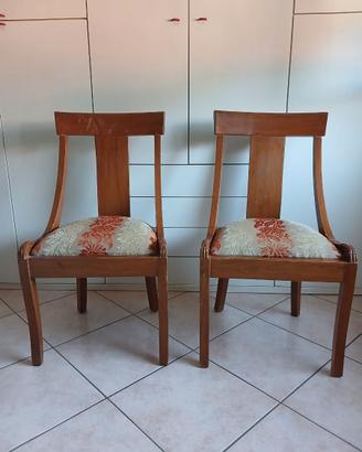 Sedie in legno con seduta imbottita