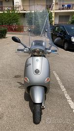 Vespa Piaggio ET4 125
