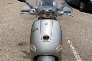 Vespa Piaggio ET4 125