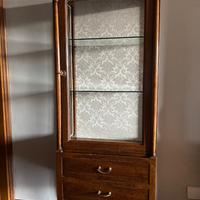 Elegante vetrinetta.