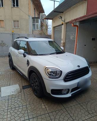 MINI COUNTRYMAN ONE BAKER STREET EDITION