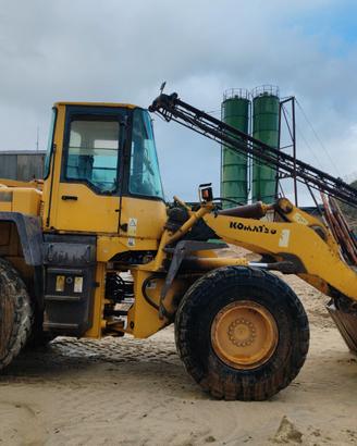 Komatsu WA-320