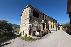6 LOCALI A GUBBIO