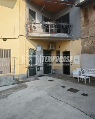 2 LOCALI