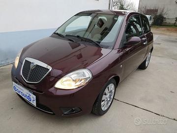Lancia Ypsilon 1.3 MJT 75 CV Oro