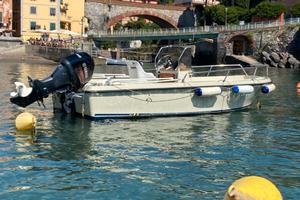 Marino open 460 consolle centrale