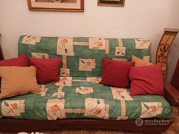 Divano/Letto  tre posti come nuovo