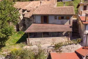 Casa indipendente di 83 m² con 3 locali a Antrodoc