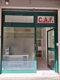 Negozio ammobiliato uso ufficio