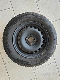 Pneumatici invernali 185/70 R14. Inclusi cerchi