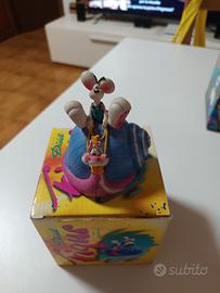 Statuetta Diddl su lumaca
